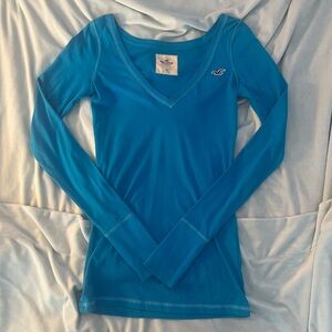 VINTAGE Y2K HOLLISTER CYAN VNECK XS